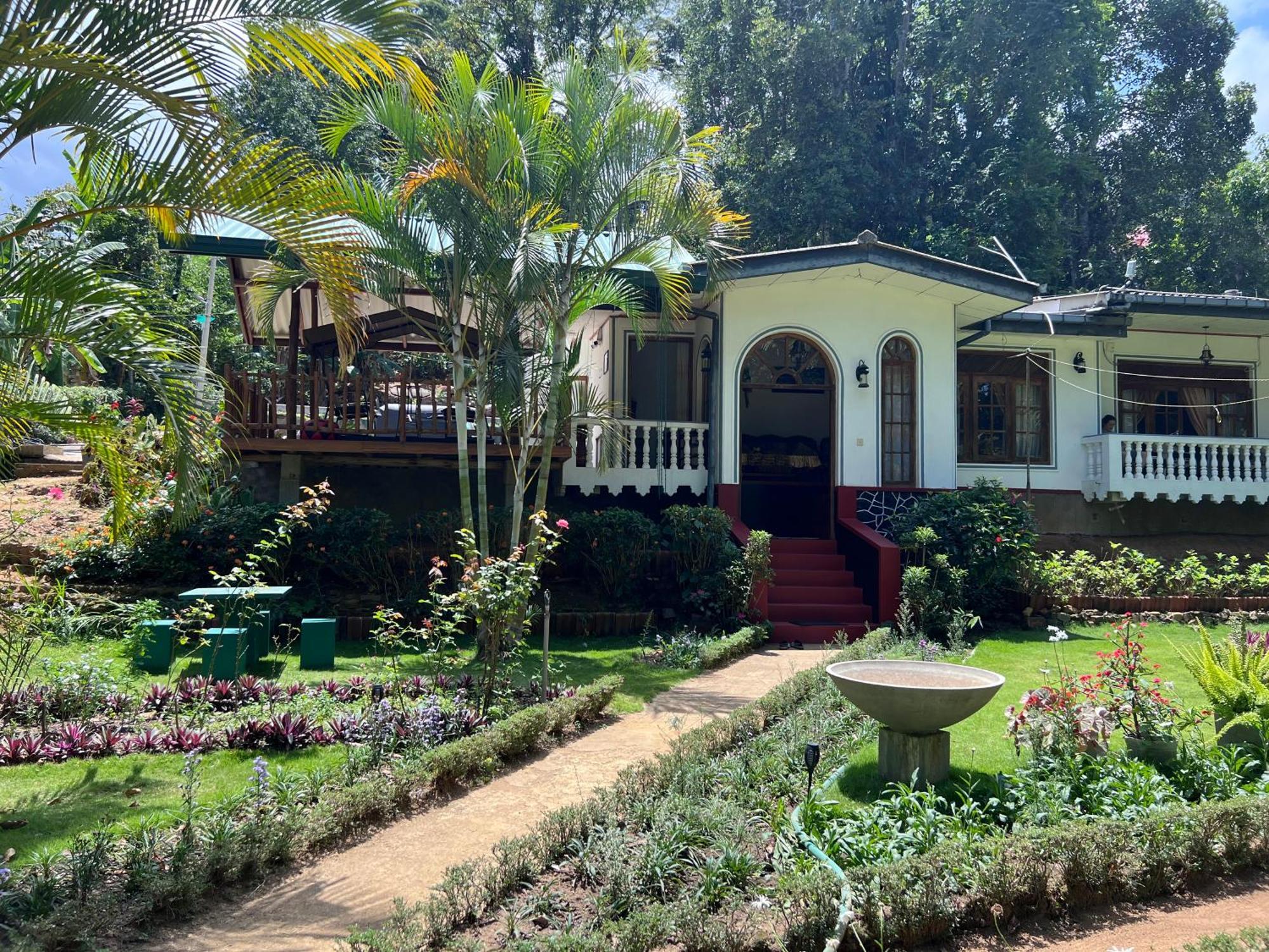 Eeshani Guest Inn Ella Exterior photo